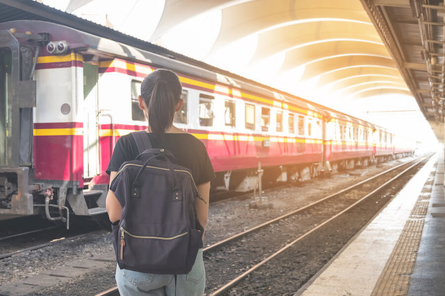 Dealing With Homesickness While Travelling: 7 Ways To Cope
